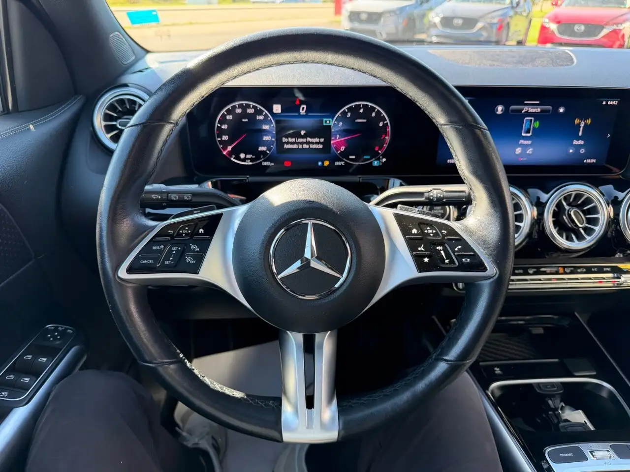 Mercedes-Benz GLA снимка Mercedes-Benz GLA