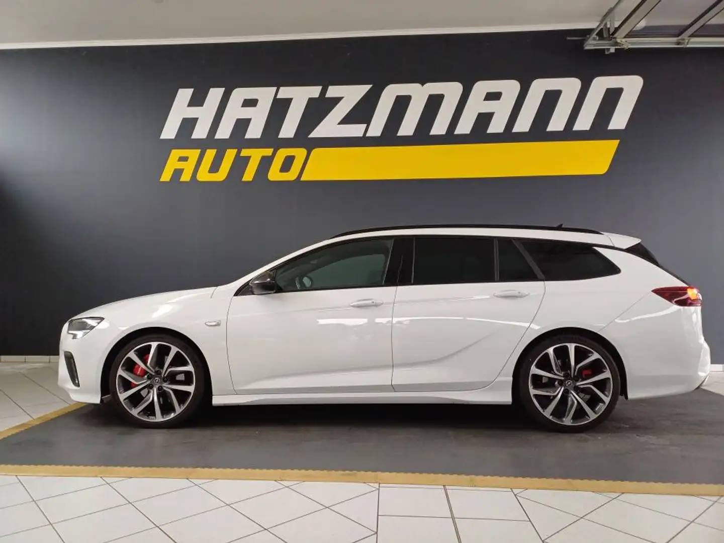 Opel Insignia INSIGNIA ST GSI 2,0 230 PS 8G Automatik Allrad Wit - 1