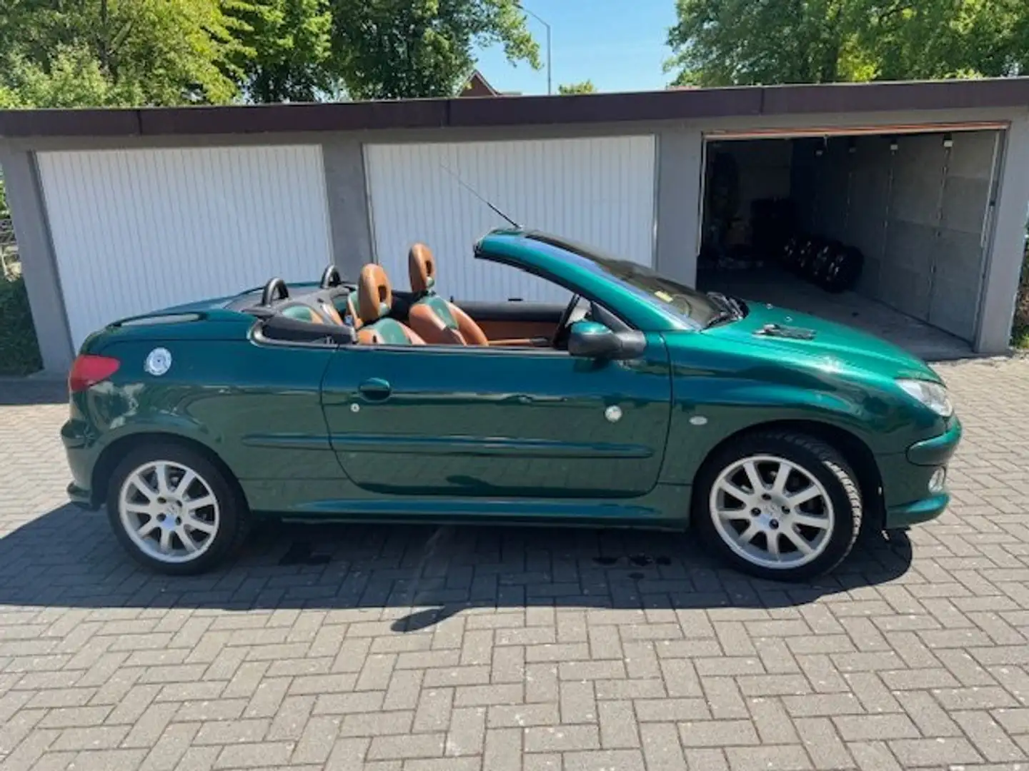 Peugeot 206 206 CC 110RolandGarros TÜV/Bremsen/Kupplung NEU Vert - 1