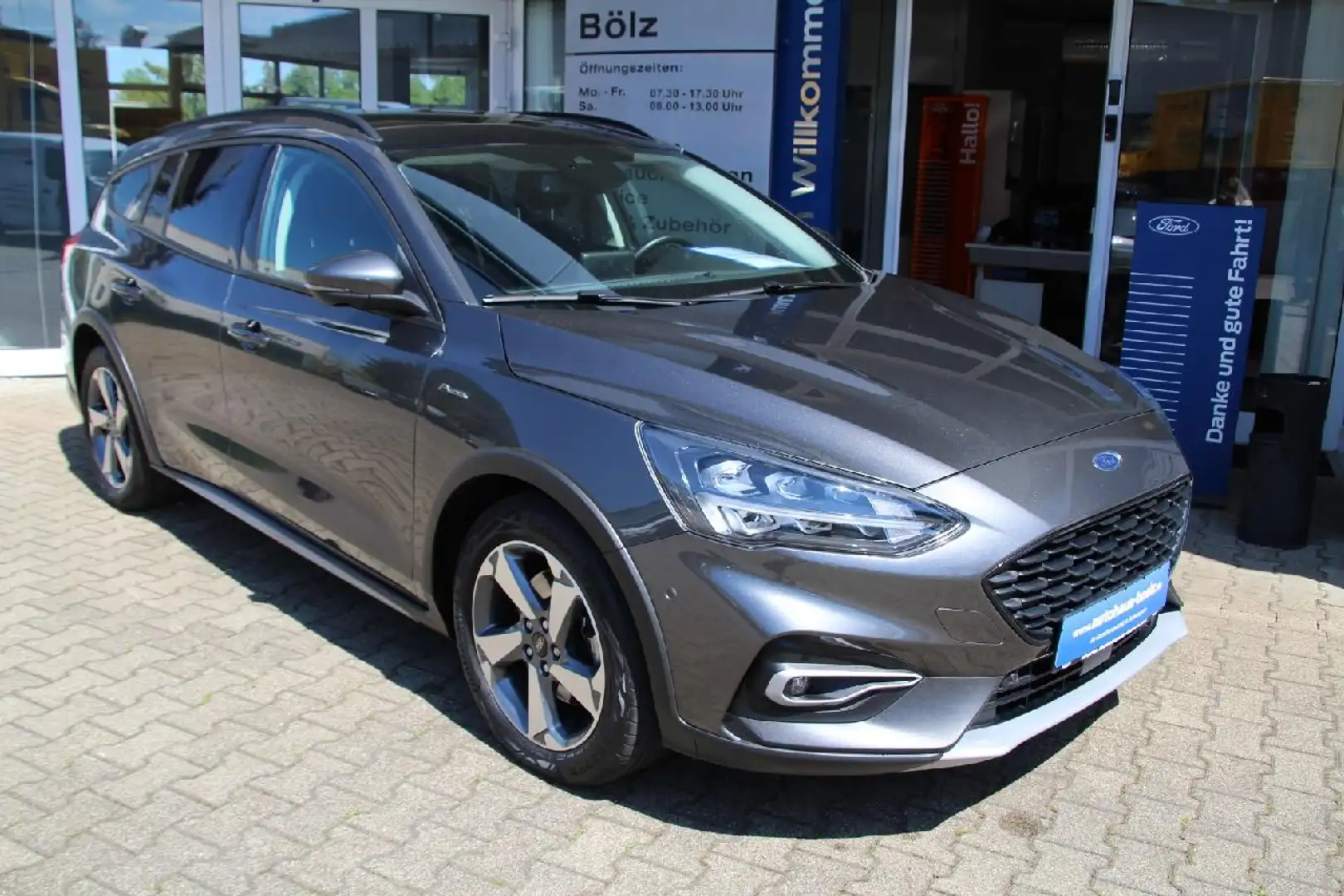 Ford Focus Active Grau - 1
