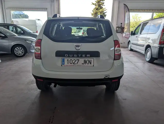 Dacia Duster view 8