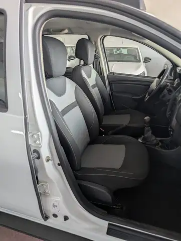 Dacia Duster view 16