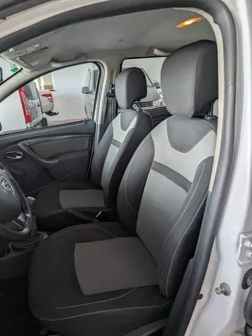 Dacia Duster view 13