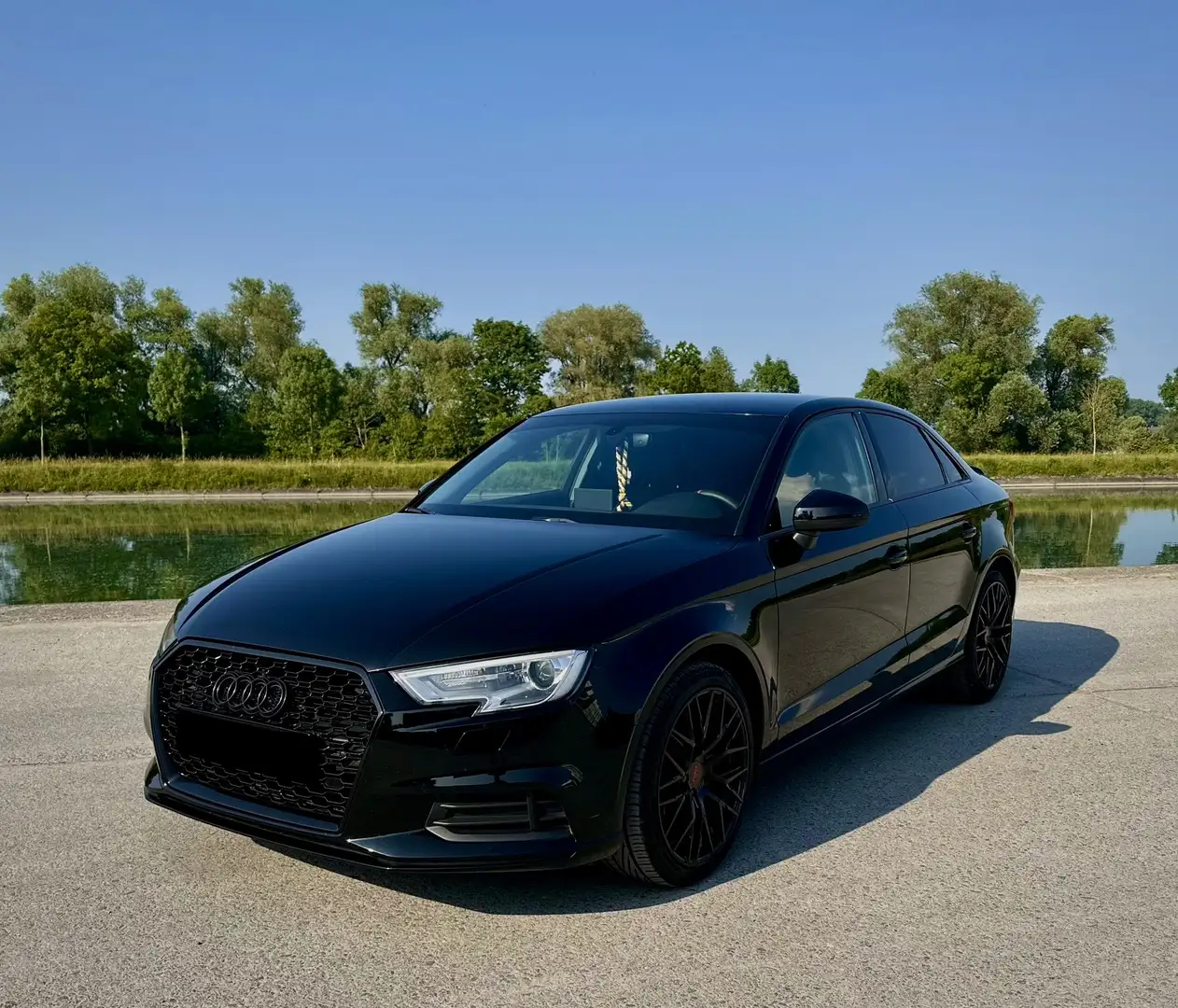 Audi A3 Limousine 1.6 TDi S tronic AUTOMATIQUE PRETE IMMAT Noir - 1