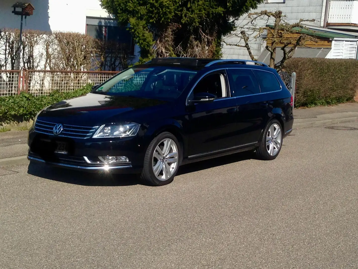 Volkswagen Passat Variant 2.0 TDI DPF DSG Highline Чорний - 1