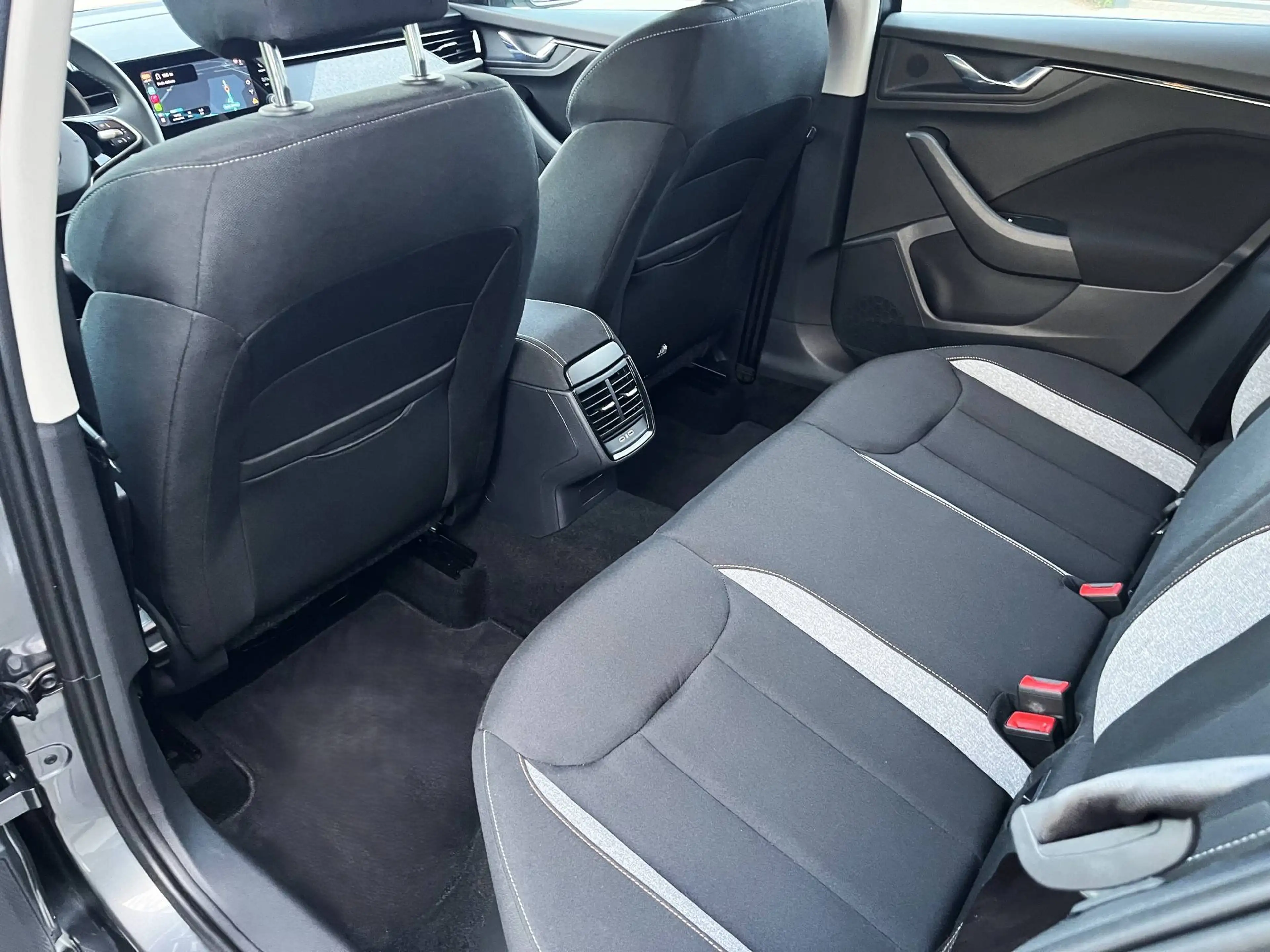 Skoda Kamiq TSI 116pk Limited Family Plus*Camera*APP*Orig.Trekhaak*IN NIEUWSTAAT! — photo 14