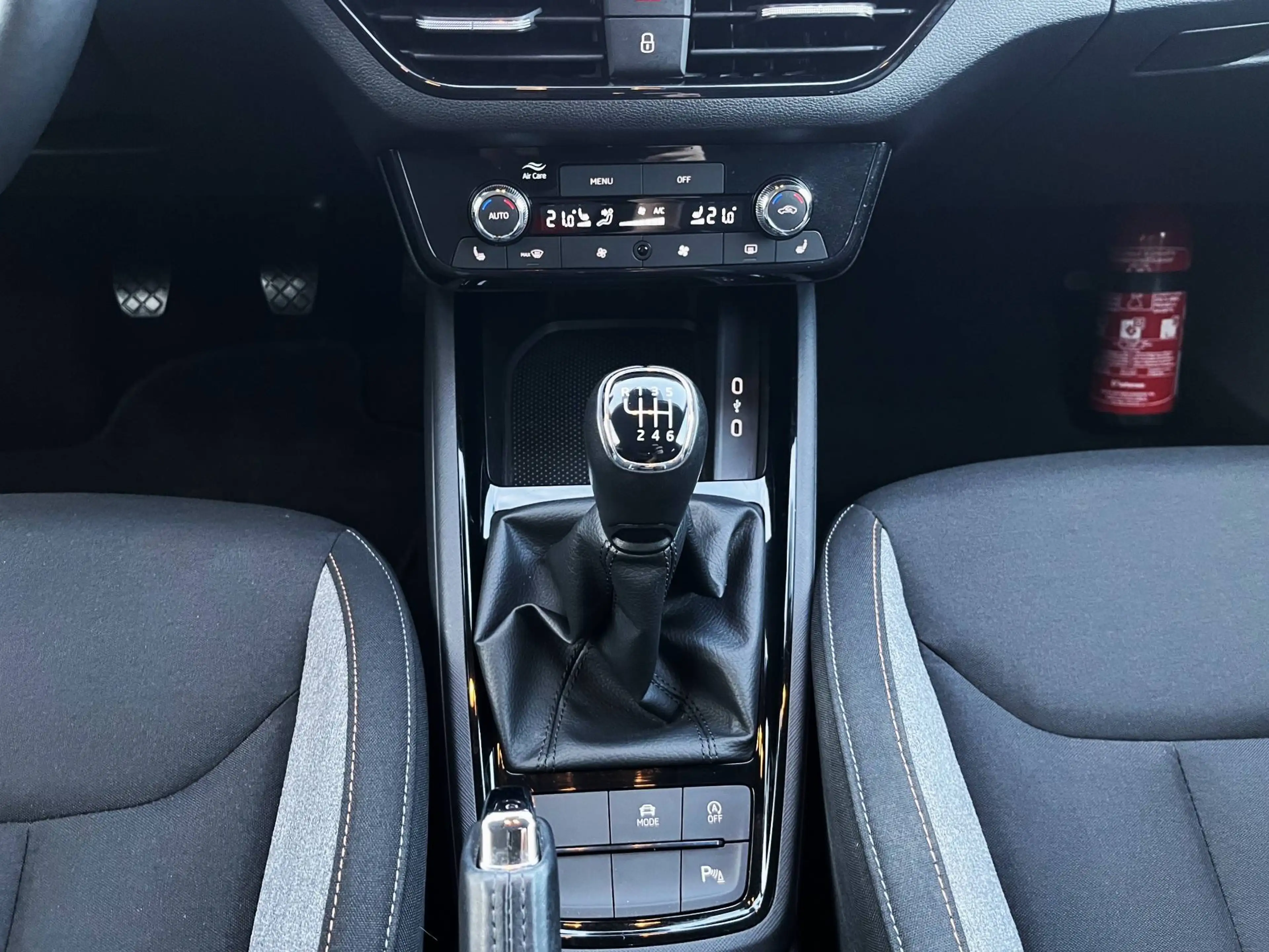 Skoda Kamiq TSI 116pk Limited Family Plus*Camera*APP*Orig.Trekhaak*IN NIEUWSTAAT! — photo 12