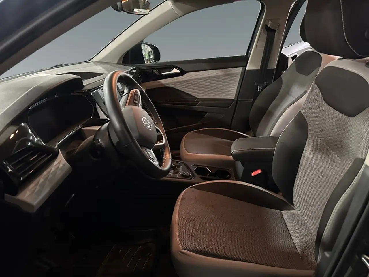 Volkswagen Taos снимка Volkswagen Taos