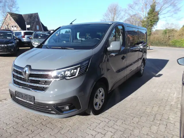 Renault Trafic L2H1 3,0t (8/9 Sitze) Life