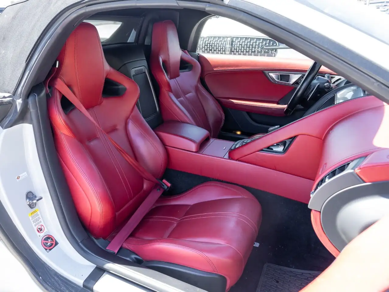 Jaguar F-Type снимка Jaguar F-Type