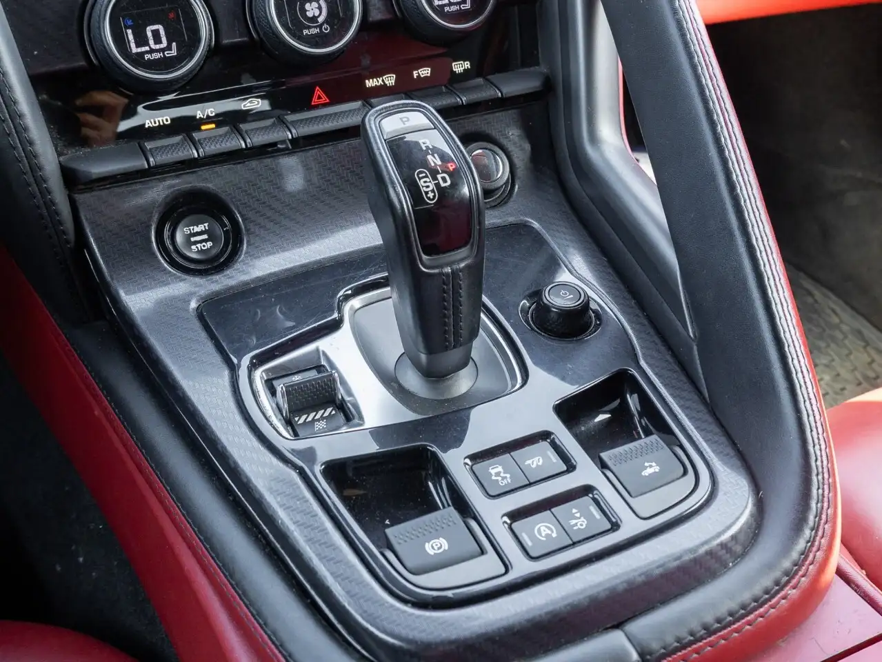 Jaguar F-Type снимка Jaguar F-Type