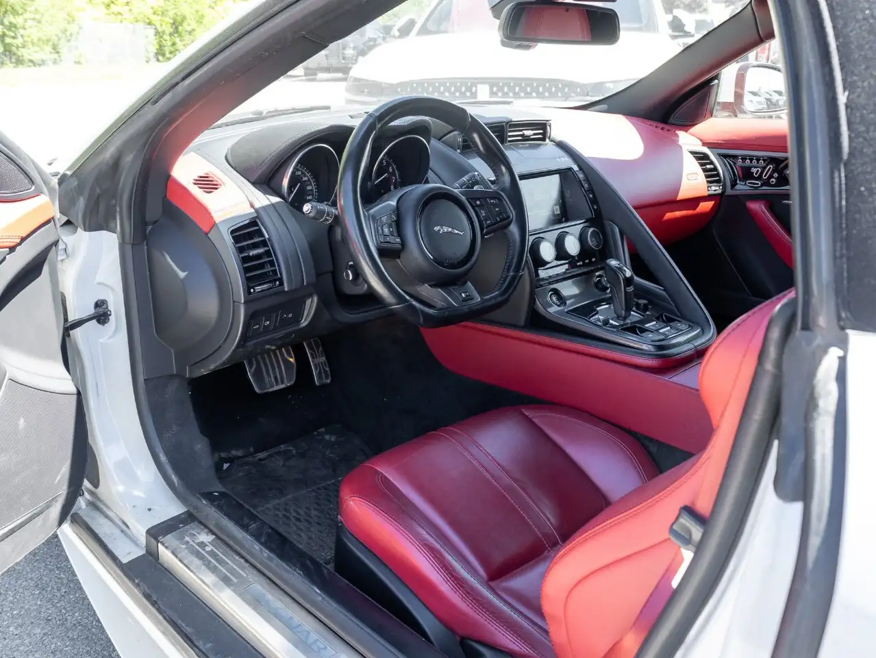 Jaguar F-Type снимка Jaguar F-Type