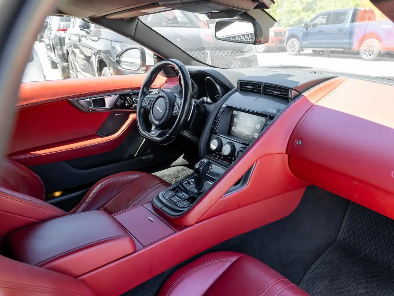 Jaguar F-Type снимка Jaguar F-Type