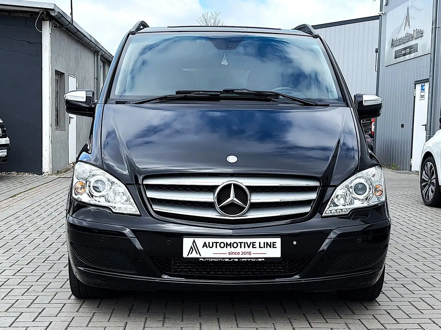 Mercedes-Benz Viano VIANO 3.0 CDI LANG/LEDER/PANO/7SITZER/KAMERA/XEN Černá - 2