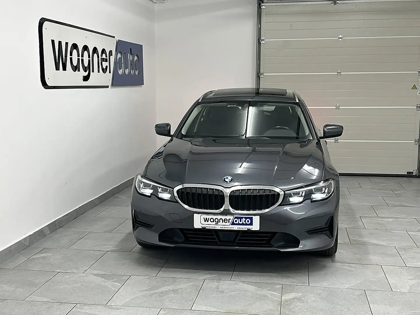 BMW 320 d Touring 48 V Mild-Hybrid-Technologie Aut.LED/... Grau - 1
