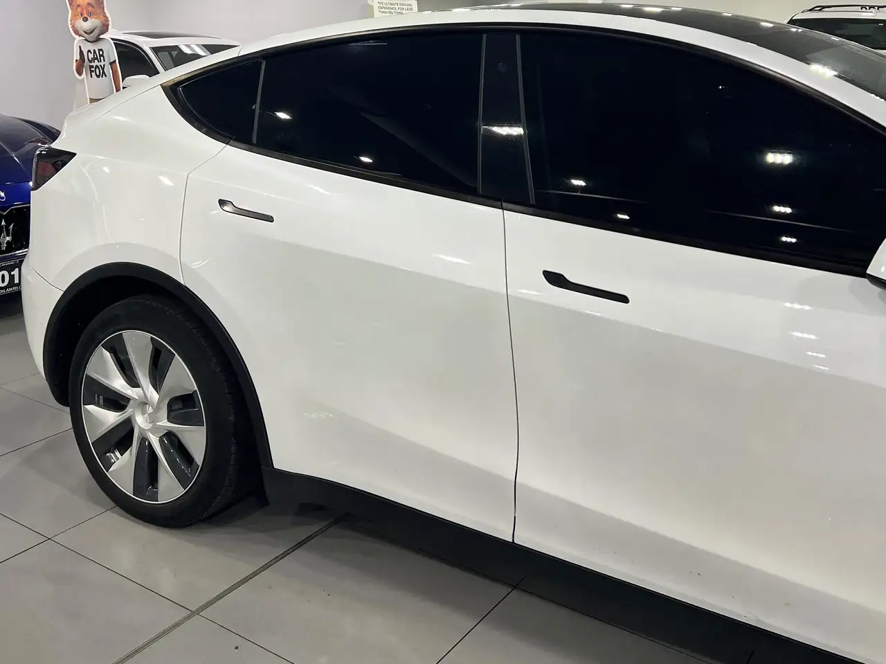 Tesla Model Y снимка Tesla Model Y
