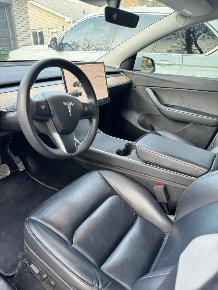 Tesla Model Y снимка Tesla Model Y