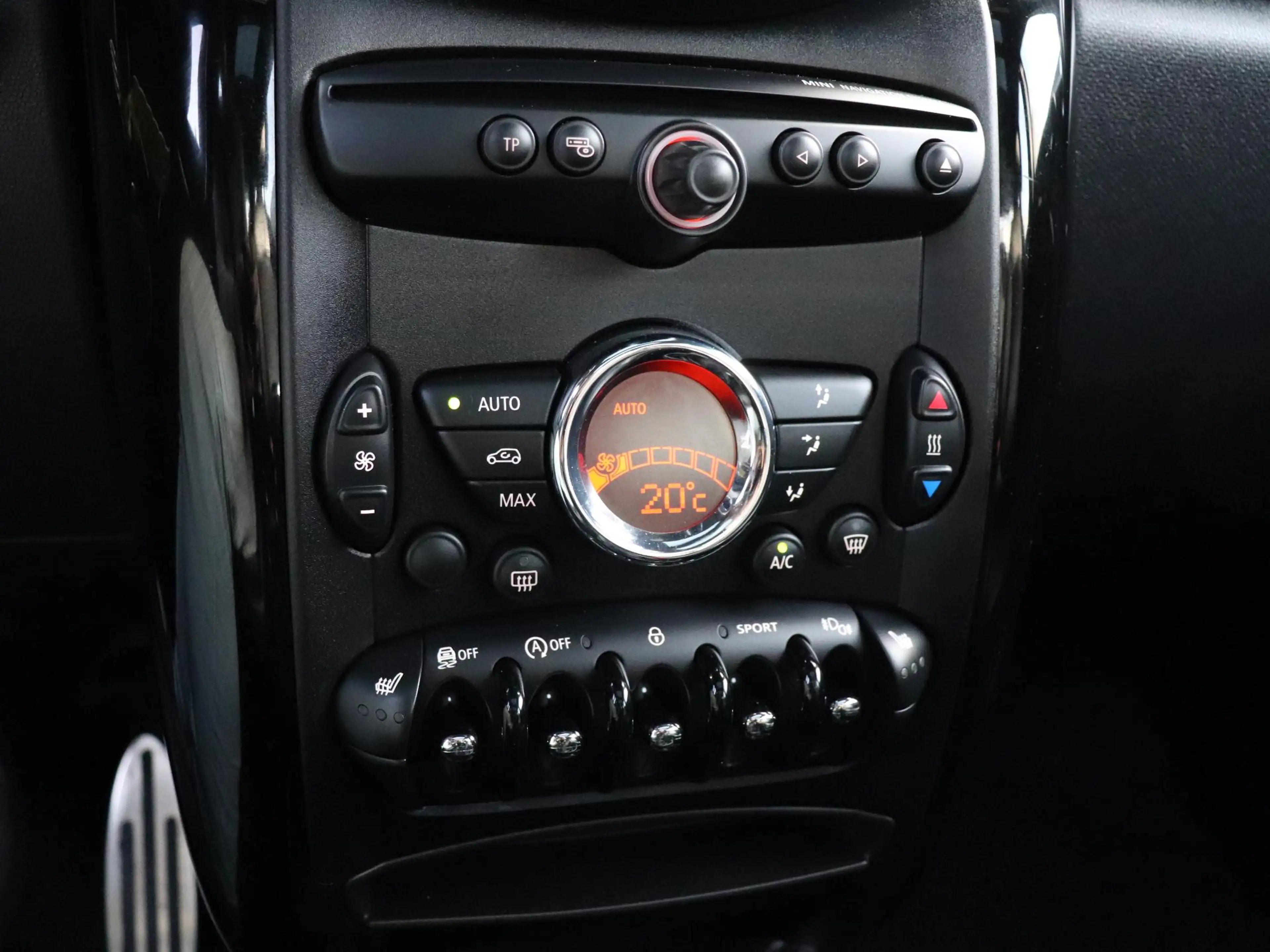 MINI Cooper S Countryman 1.6 Chili | LEDER | PANO-DAK | H&K | PDC | NAVI | — photo 26