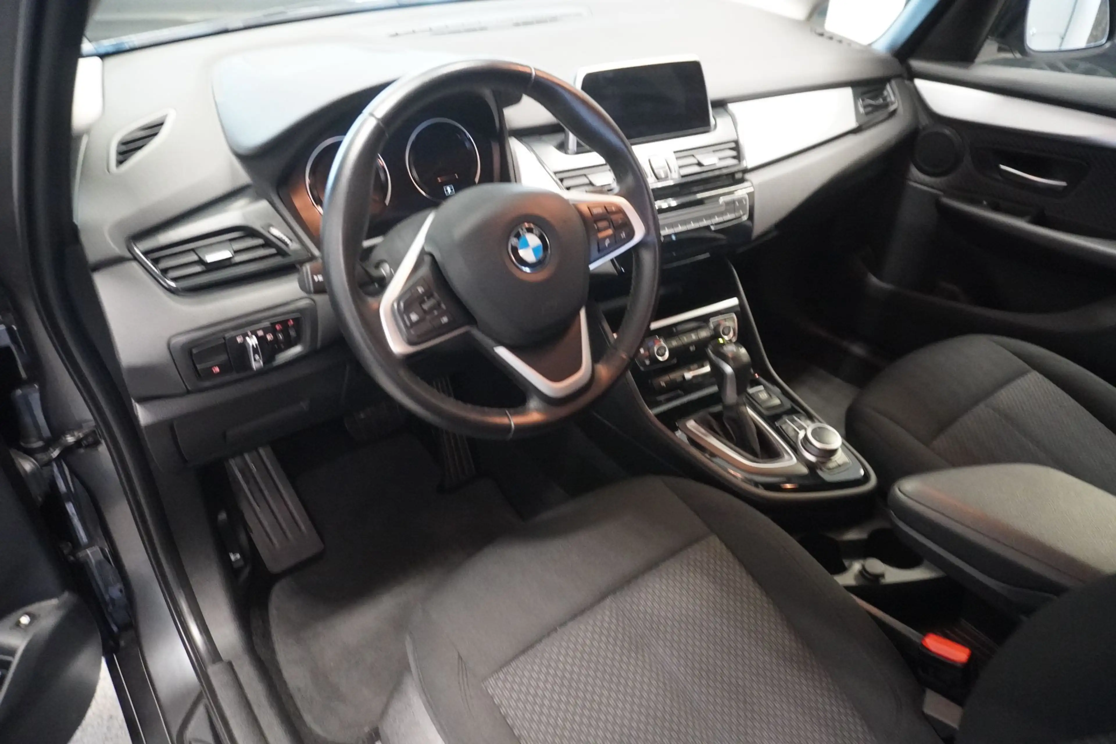 BMW 225 225 xe i Performance PHEV Aut. LED/Navi — photo 7