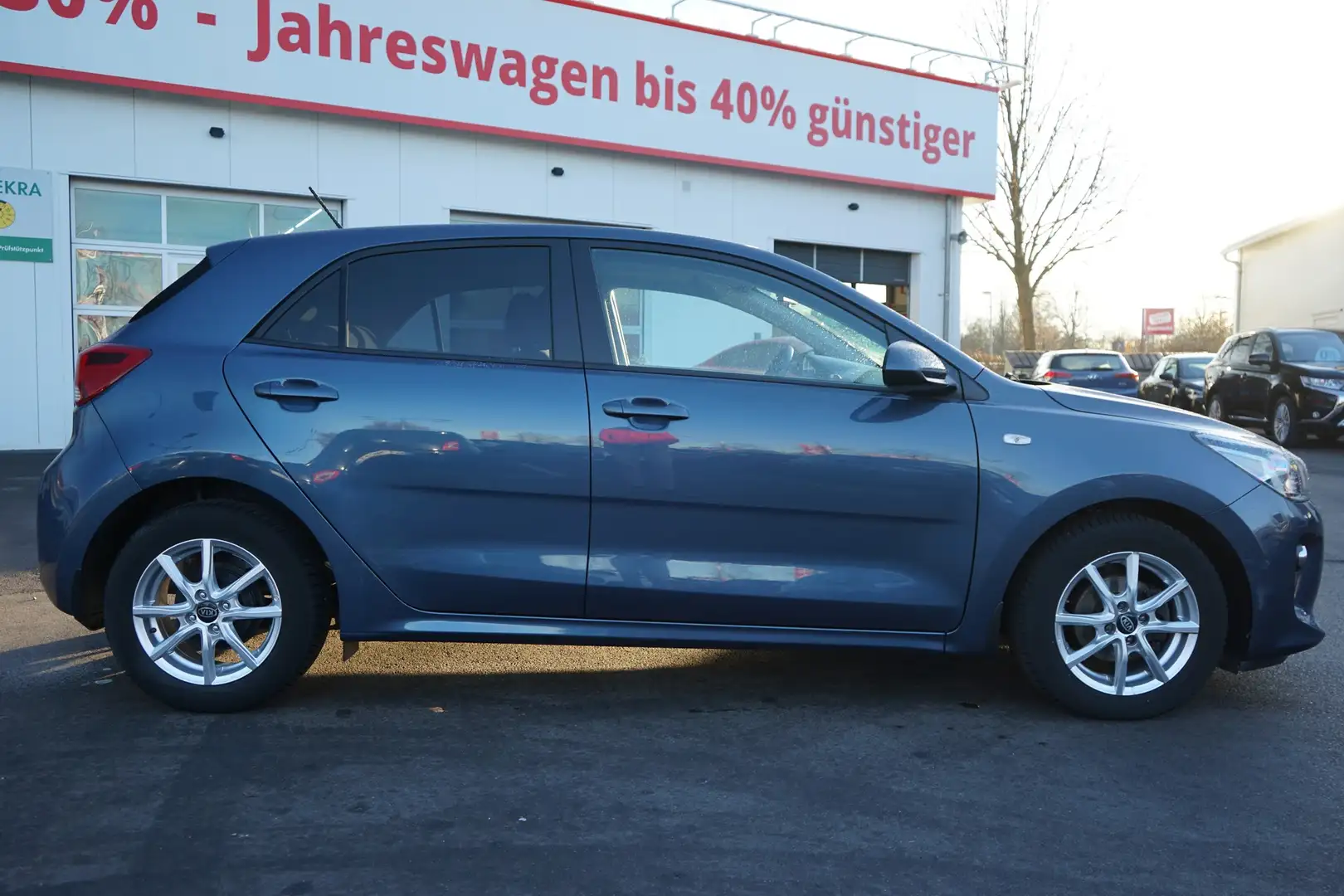Kia Rio 1.4 Dream Team Navi Kamera Lenkradheizung Blau - 2