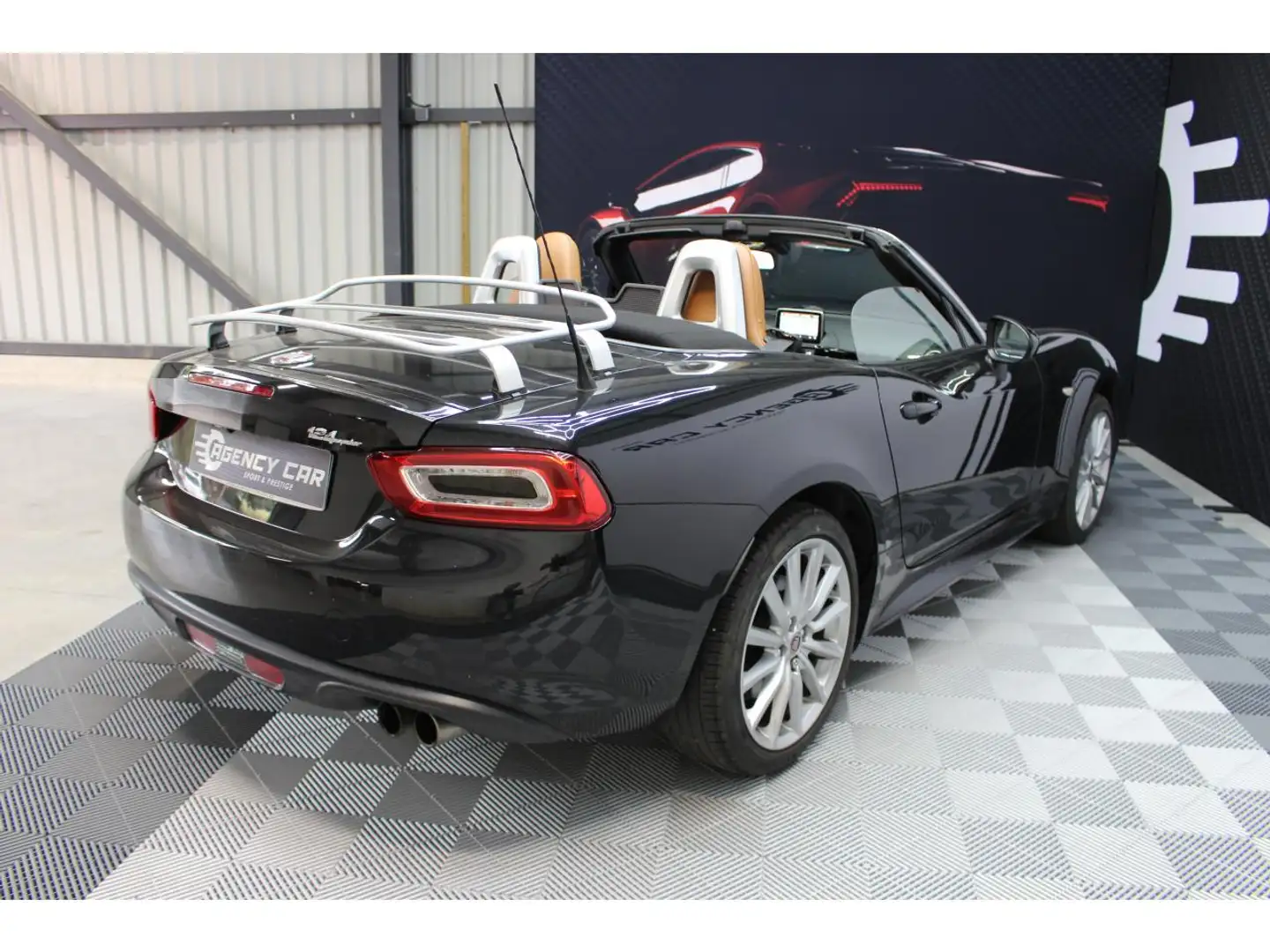 Fiat 124 Spider 1.4 Lusso Plus Echappement ABARTH Schwarz - 2