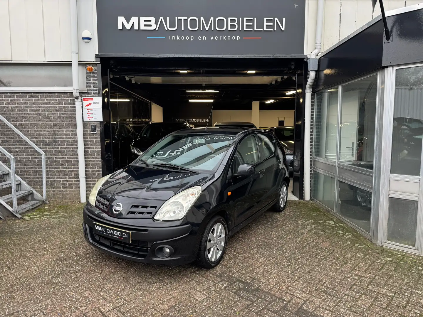 Nissan Pixo 1.0 Look/ 5Deurs/ Airco/ ! Jaar APK/NAP/Zwart!! Zwart - 1