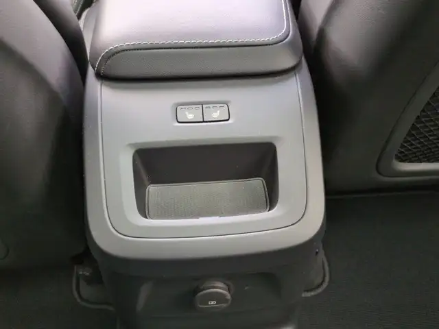 Volvo XC60 view 23