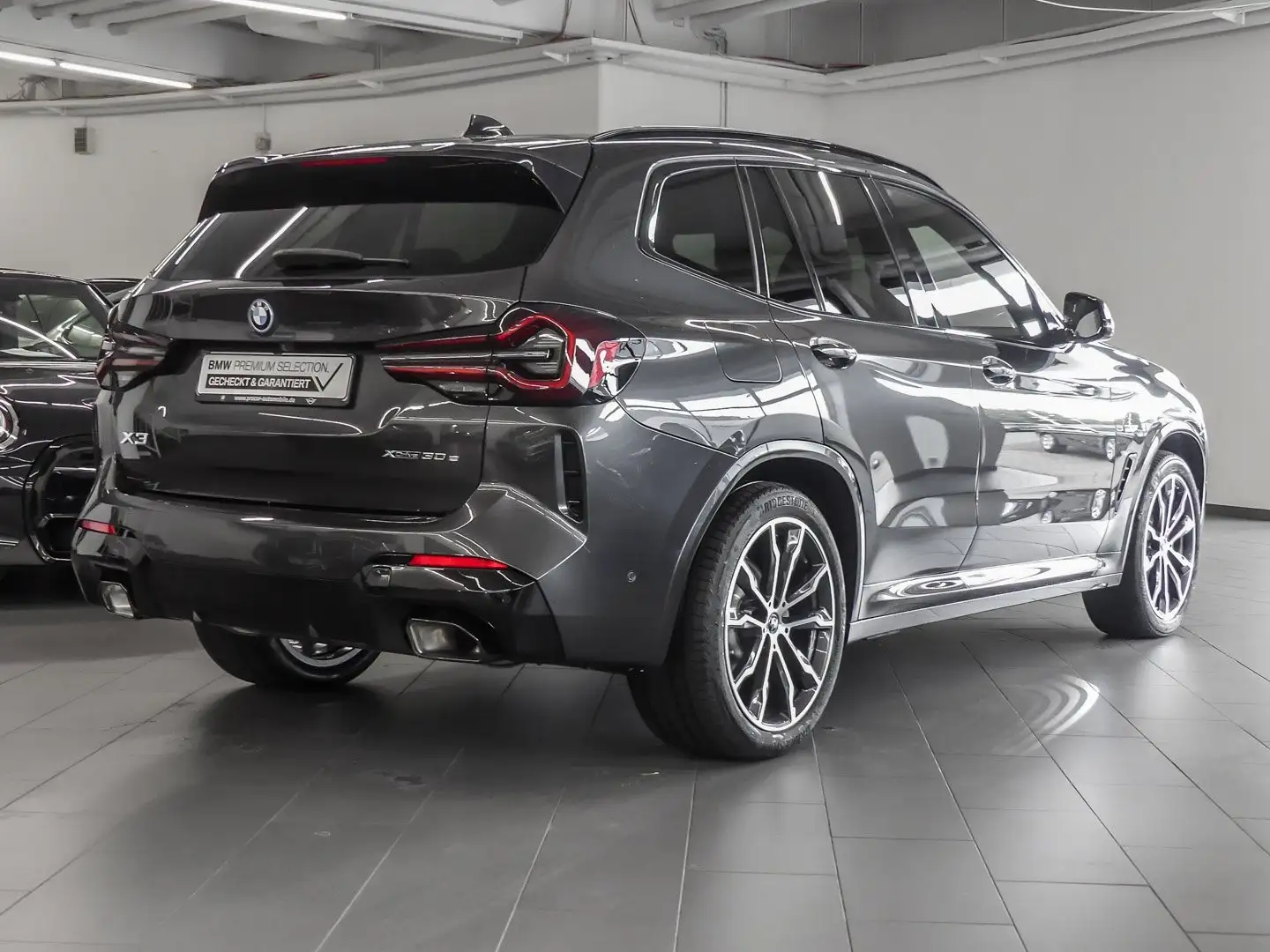 BMW X3 xDrive30e M-Sport Aut Nav LED Drive+Park  20" Grijs - 2