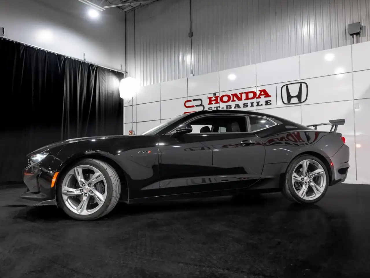 Chevrolet Camaro снимка Chevrolet Camaro