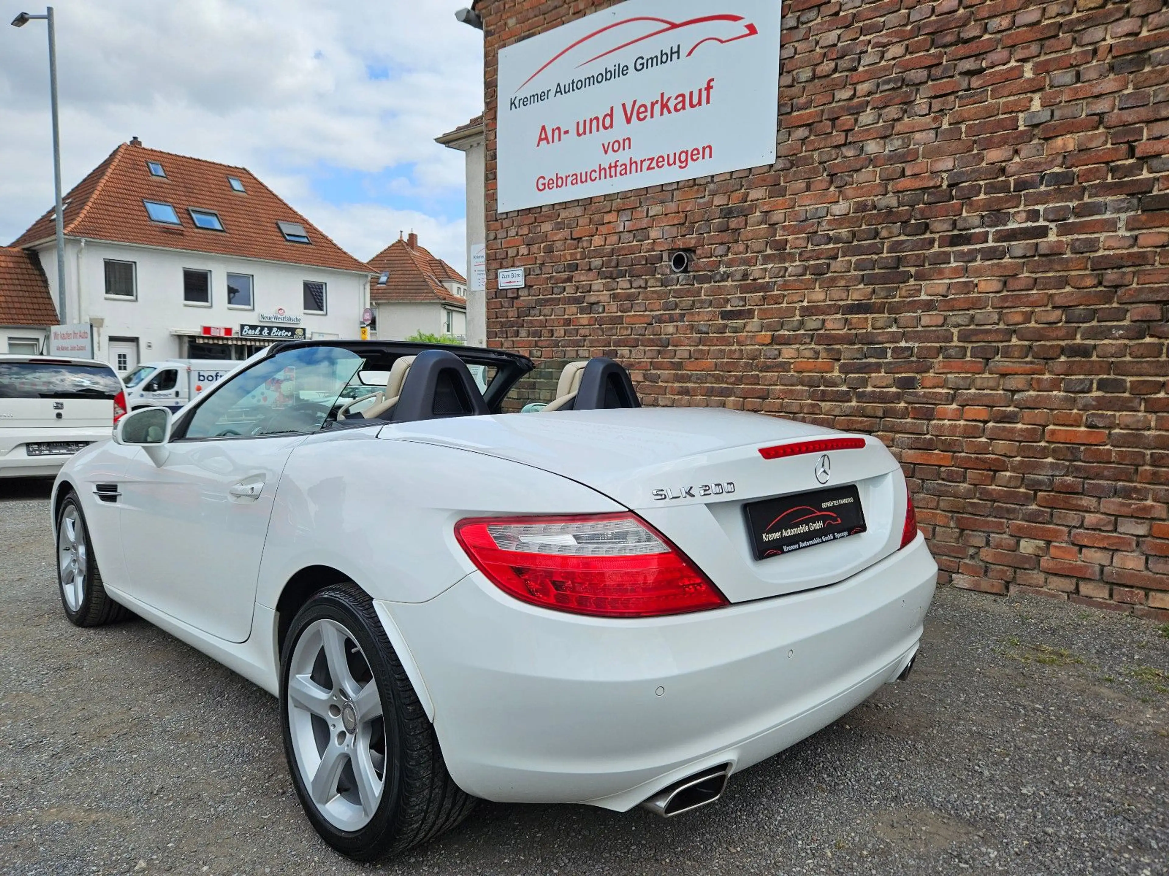 Mercedes-Benz SLC 200 Roadster — photo 8