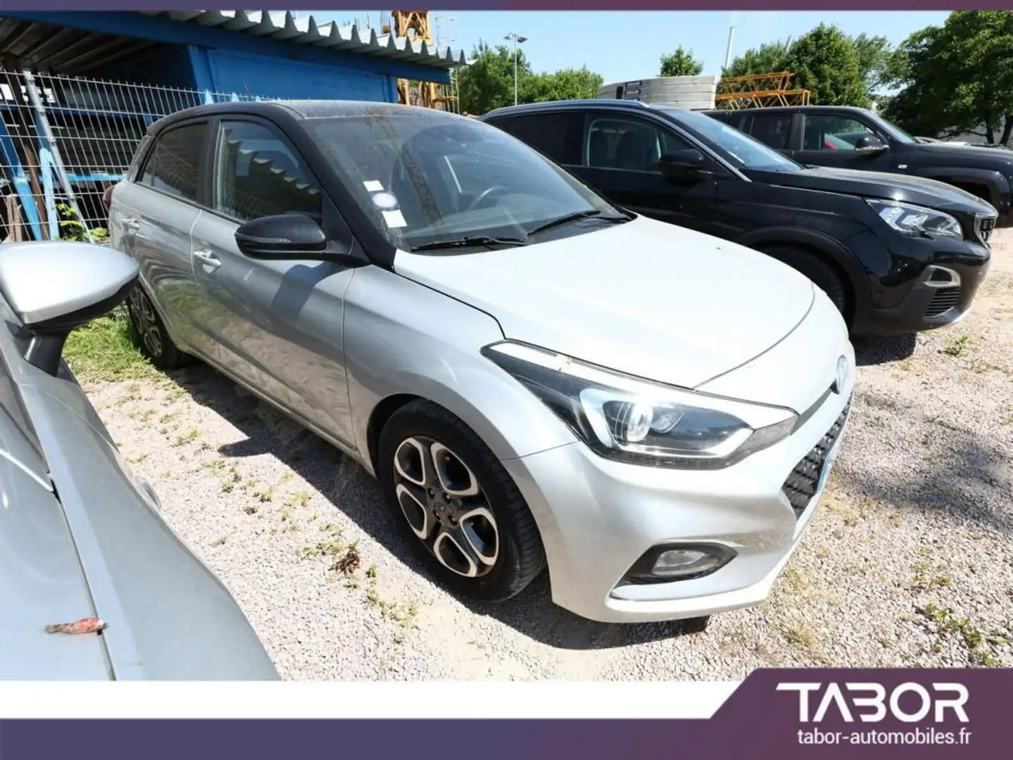 Hyundai i20 1.2 84 Trend Cam AppC Privacy radar Stříbrná - 2