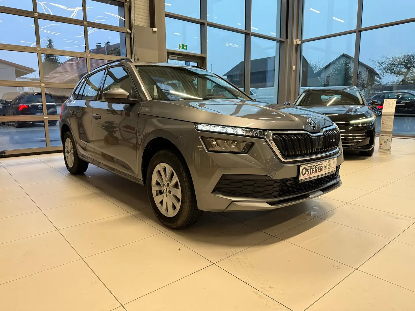 Skoda Kamiq 1.0 TSI Ambition-4 Jahre Garantie-DSG-LED Scheinwe Gris - 2