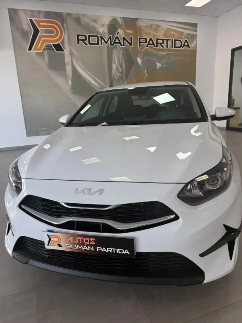 Kia Ceed / cee'd Tourer 1.6CRDi Eco-Dynamics GT Line 136 Blanco - 1