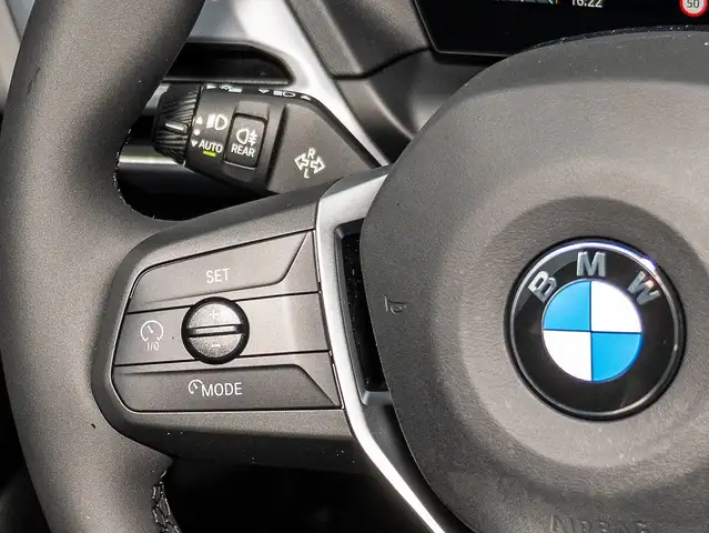 BMW 1 Series view 11