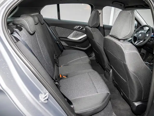 BMW 1 Series view 15