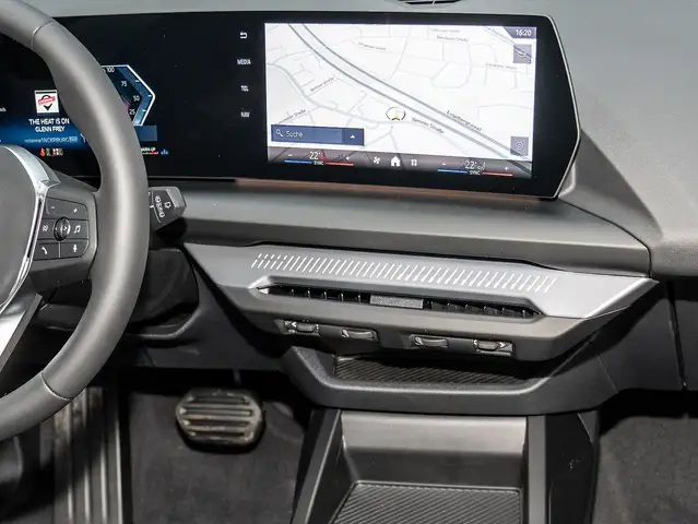BMW 1 Series view 6