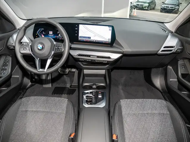 BMW 1 Series view 5