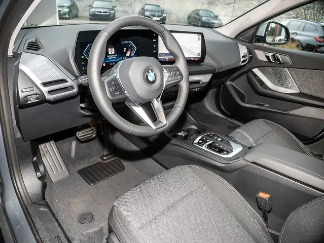BMW 1 Series view 3