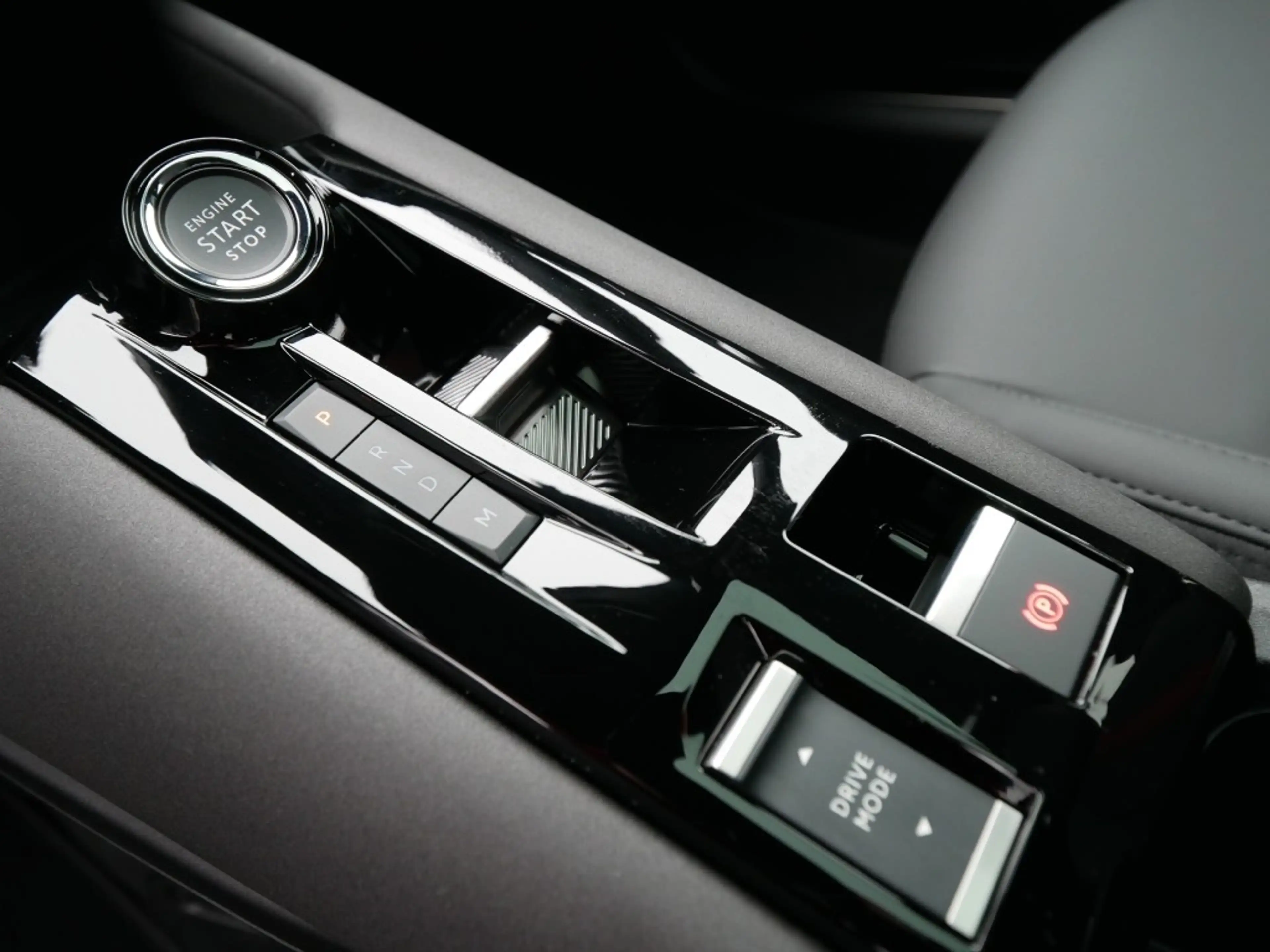 Alfa Romeo Junior IBRIDA SPECIALE 1.2 VGT 145PS DCT6 SCHIEBEDACH TEC — photo 15