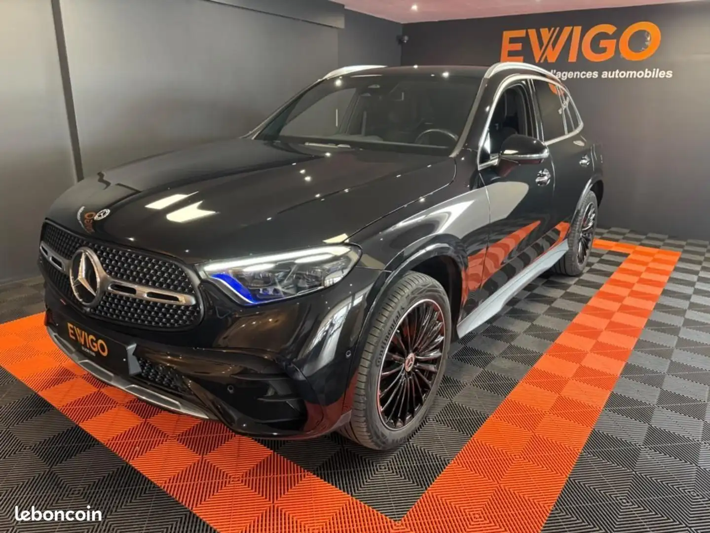 Mercedes-Benz GLC 300 Classe Mercedes 300 DE 9G-TRONIC 4MATIC AMG LINE S Negro - 1