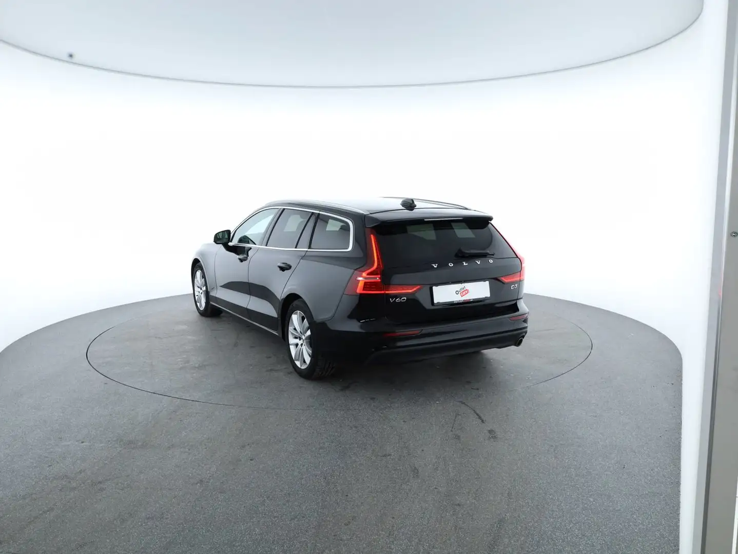 Volvo V60 D3 Momentum Pro Geartronic Schwarz - 2