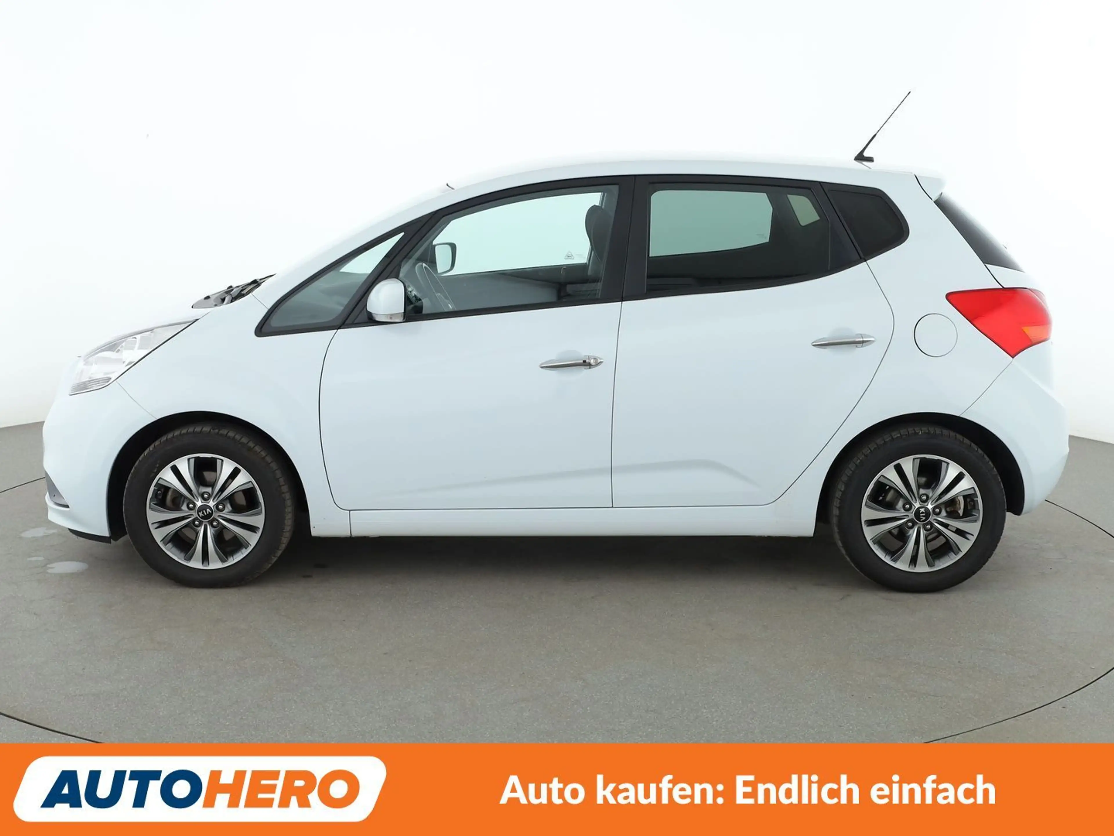 Kia Venga 1.6 Dream Team Aut.*PDC*SHZ*AHK*ALU*KLIMA* — photo 3