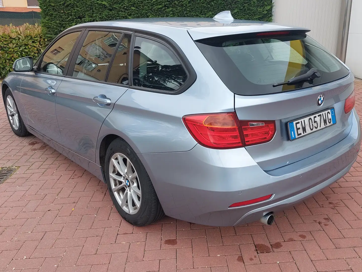BMW 320 d Touring eff.dynamics Business automatico 163 cv Blau - 2