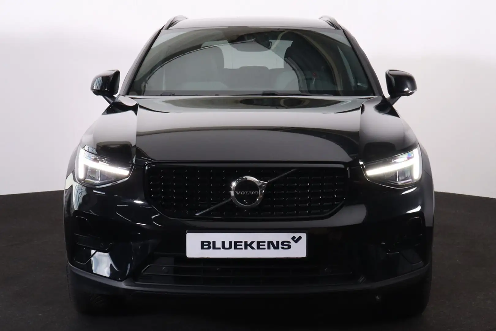 Volvo XC40 T5 Recharge Plus Dark - IntelliSafe Assist - 360º Zwart - 2
