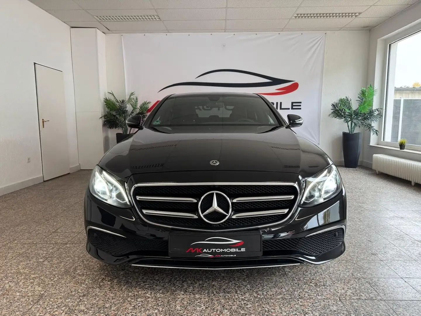 Mercedes-Benz E 220 d Limousine 2. Hand LED Ambiente Kamera Schwarz - 2