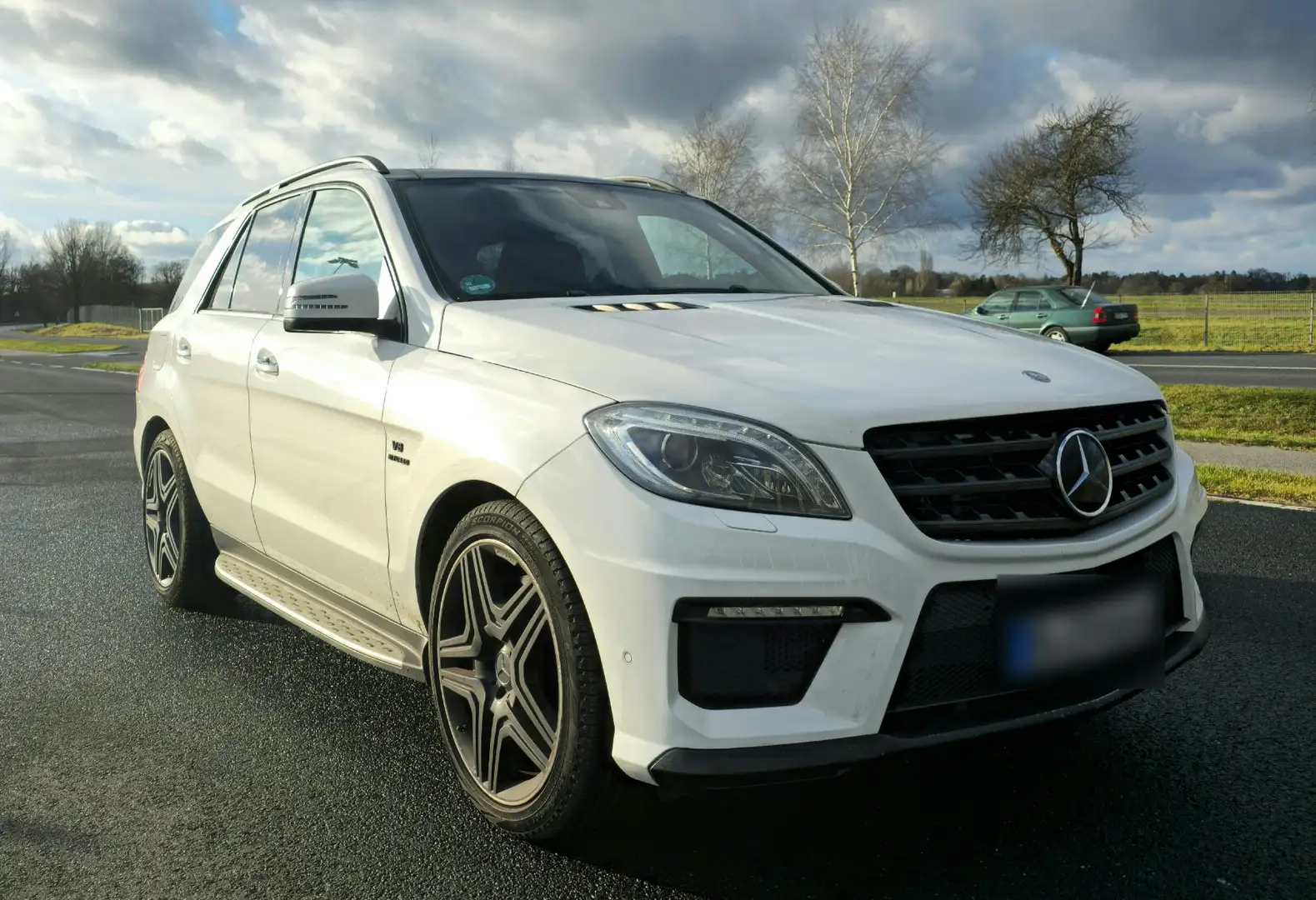 Mercedes-Benz ML 63 AMG ML 63 AMG PERFORMANCE PACKAGE DESIGNO Weiß - 1