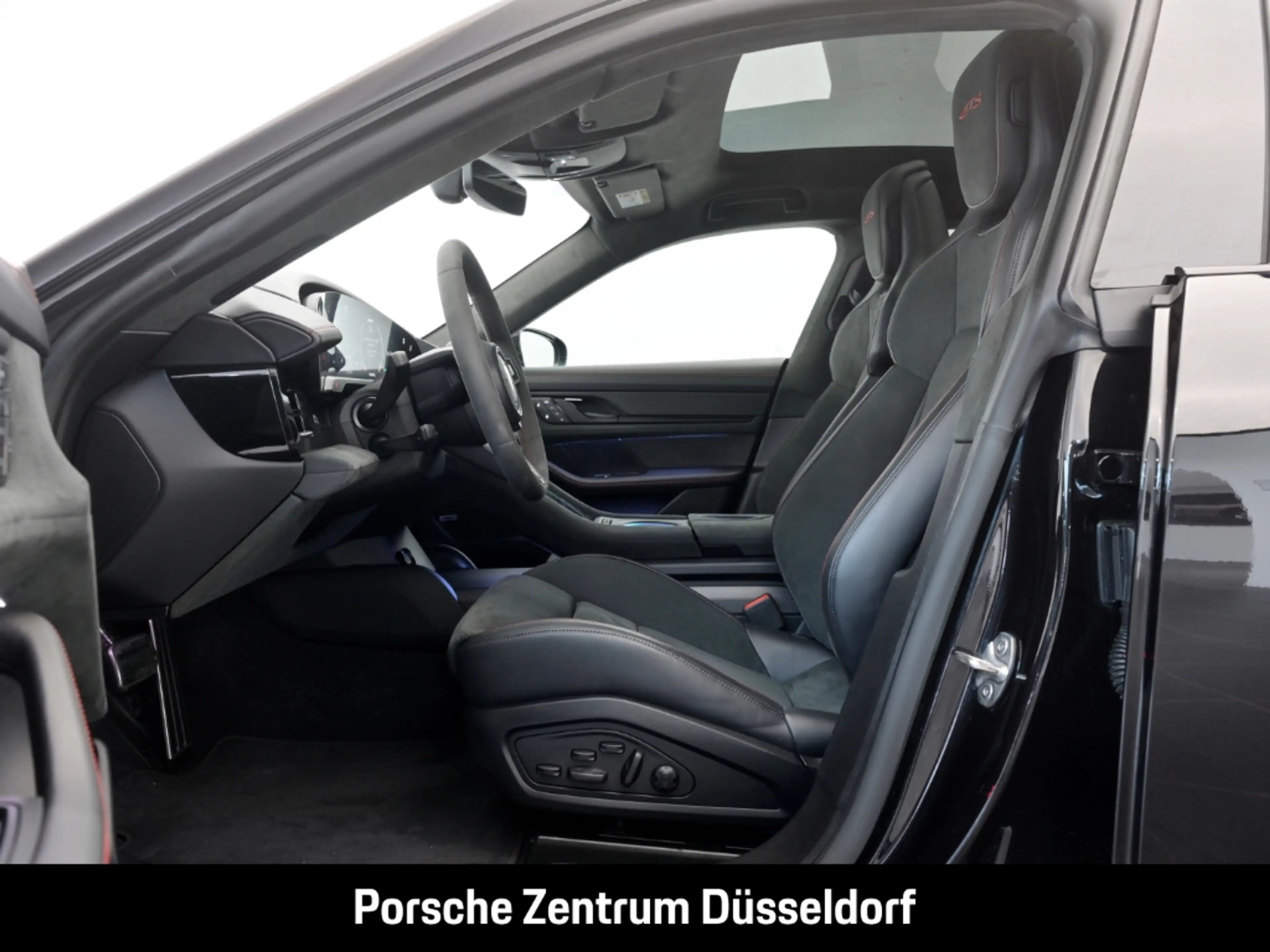 Porsche Taycan GTS — photo 12