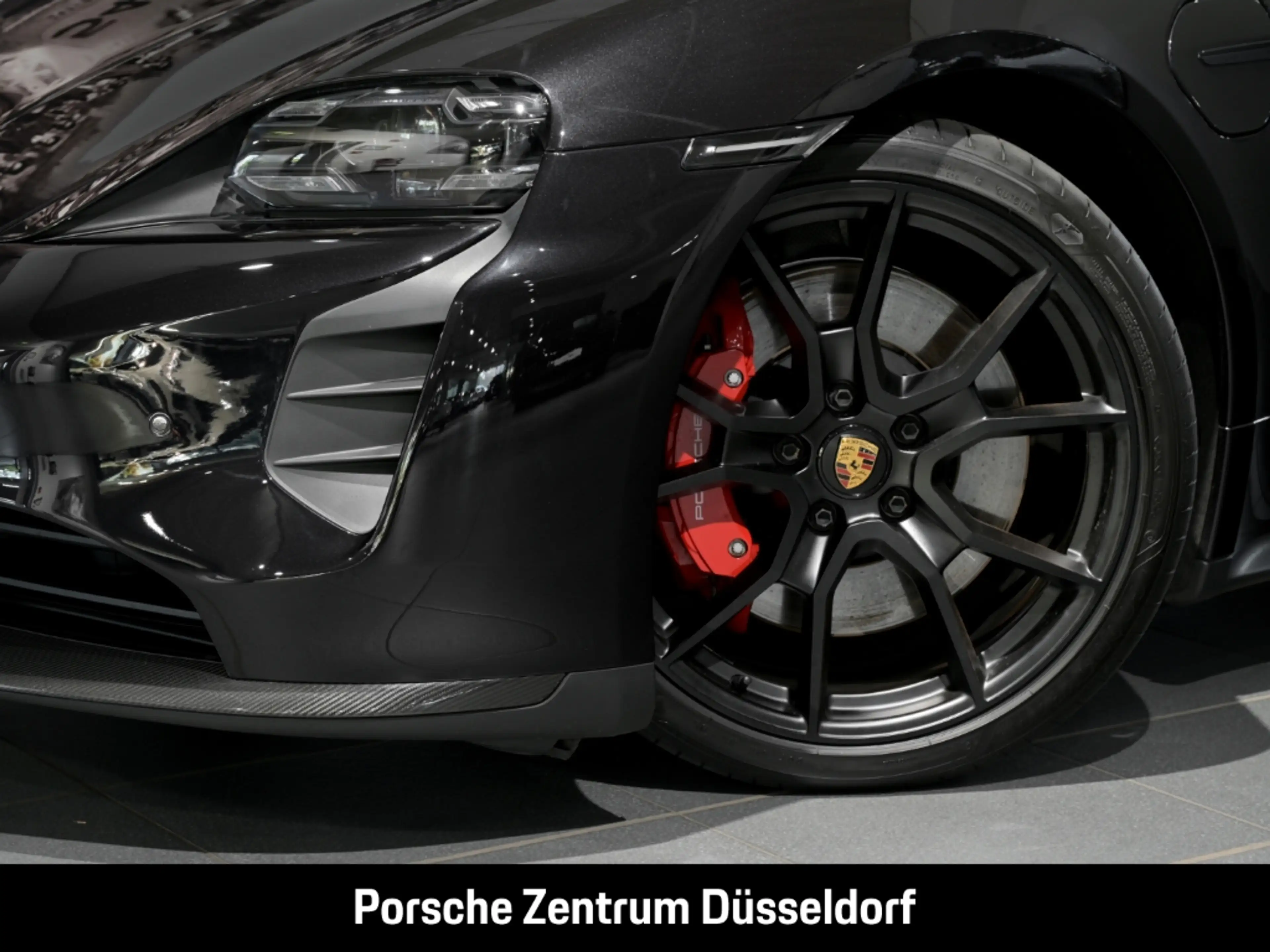 Porsche Taycan GTS — photo 7