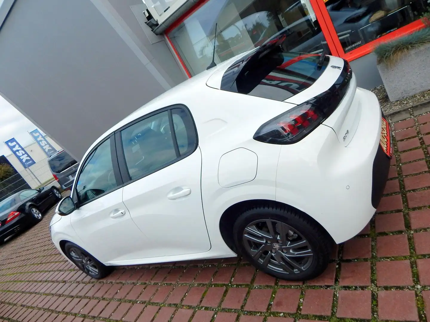 Peugeot 208 Active Pack Automatik LED NAVI Blanc - 2