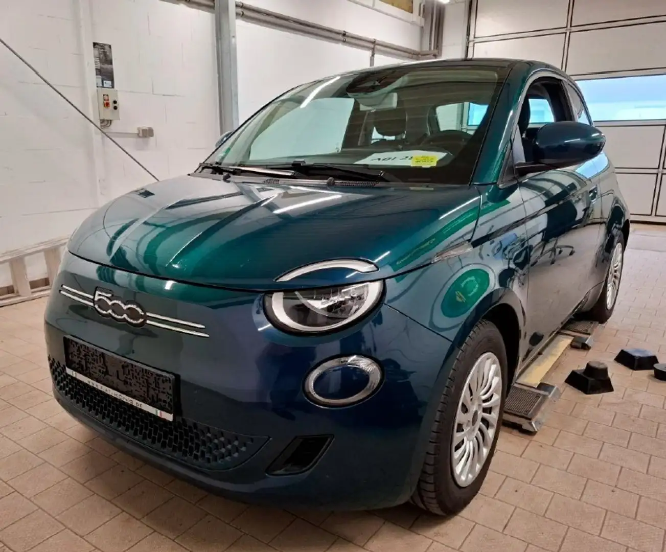 Fiat 500e 320 Km Reichweite Navi - Klimaautomatik Grün - 1